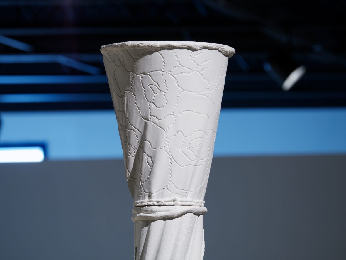 Grace Nickel 2015, Arbor Vitae. Porcelain paper clay, oxide, glaze, metal armatures. 240 × 360 × 525 cm overall.